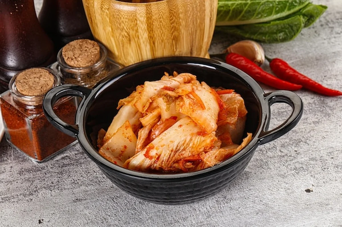 Koreańska kuchnia - kimchi, fermentowana kapusta