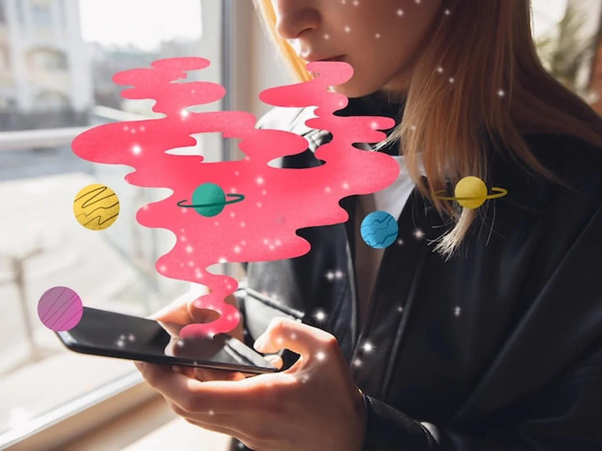 Kolaż z portretem młodej kobiety w jasnych kolorach i nowoczesnym designie