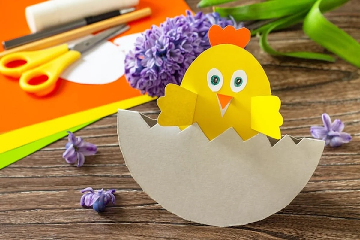 Papierowe jajka wielkanocne z kurczakiem