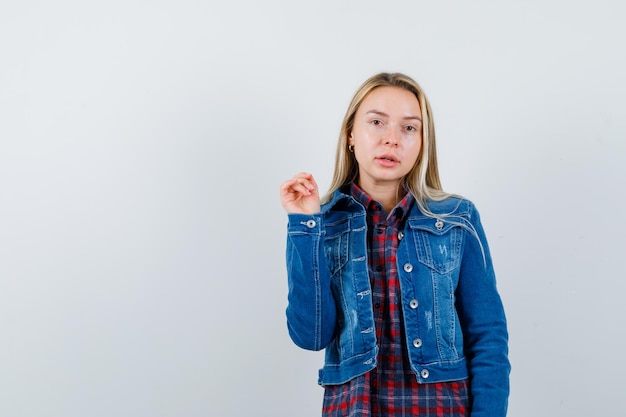 Dlaczego dziewczyna nie pisze pierwsza? Oto odpowiedzi